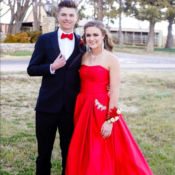 Prom Dress - Picture 2 of 3